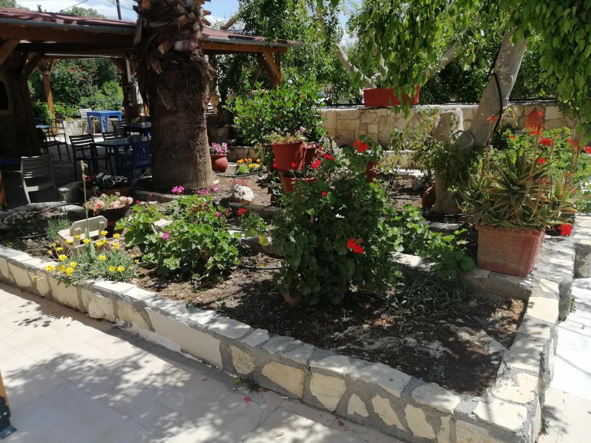 Villa Costas - Popi Sivas Exterior photo